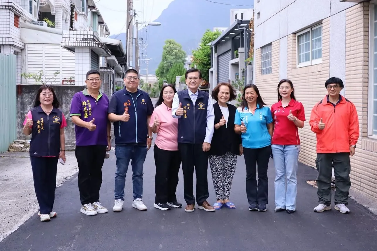 【何禮臺鄉長任內積極推動各村道路改善 排除萬難協調地主同意鋪設 完善新城鄉交通路網】 【何禮臺鄉長任內積極推動各村道路改善 排除萬難協調地主同意鋪設 完善新城鄉交通路網】